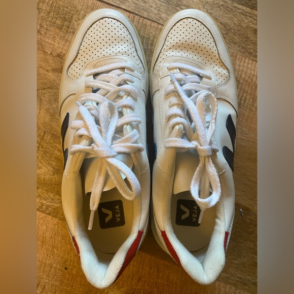 VEJA V-10 EUR 41 US 8 Shoes - Picture 5 of 7